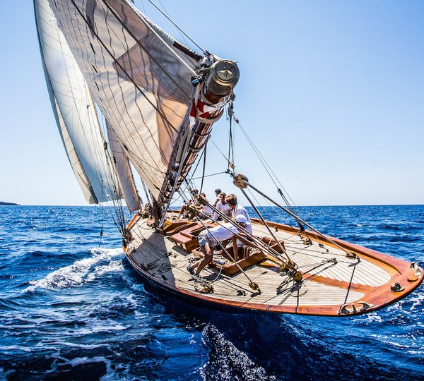 Classic Silver Bollard Regatta
