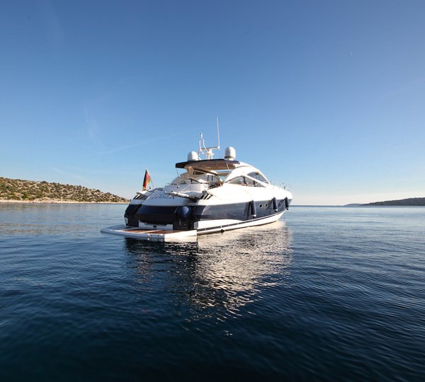 Yaretti Motor Yachts 