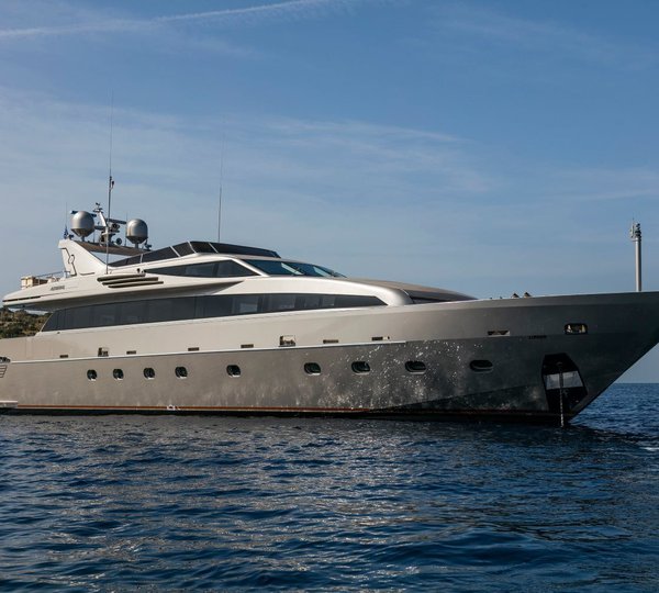 Yacht Lumar By Cnl