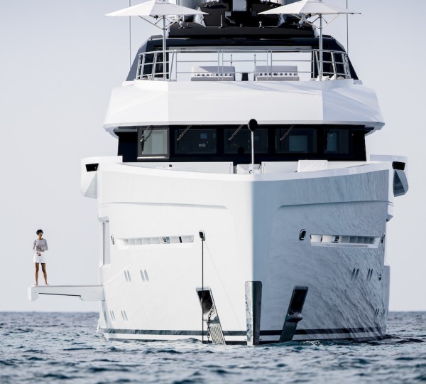 Bow View Of Entourage