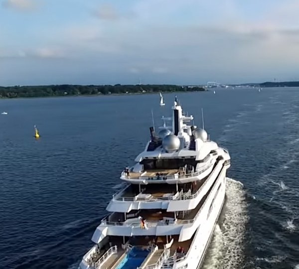 The 106m Yacht AMADEA