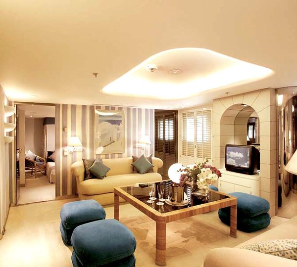 Saloon: Yacht ALEXANDER's Guest's Cabin Captured