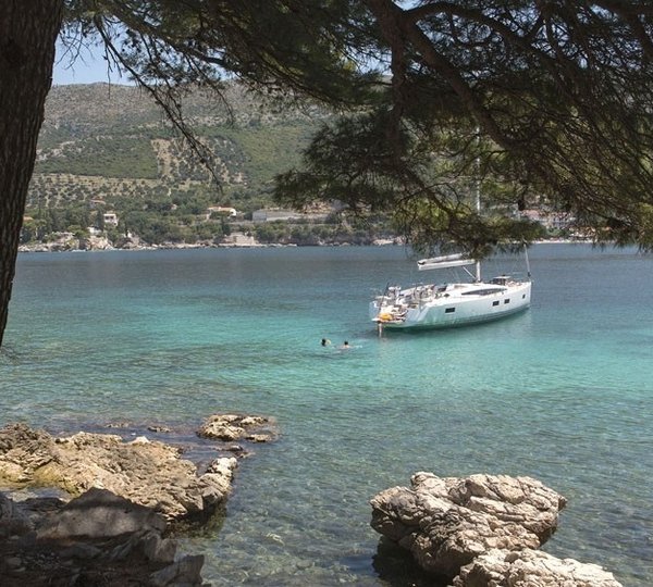 The 19m Yacht AMANDINE