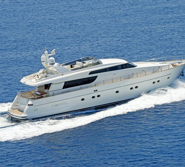 The 21m Yacht FOS