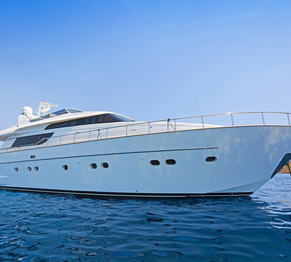 The 21m Yacht FOS