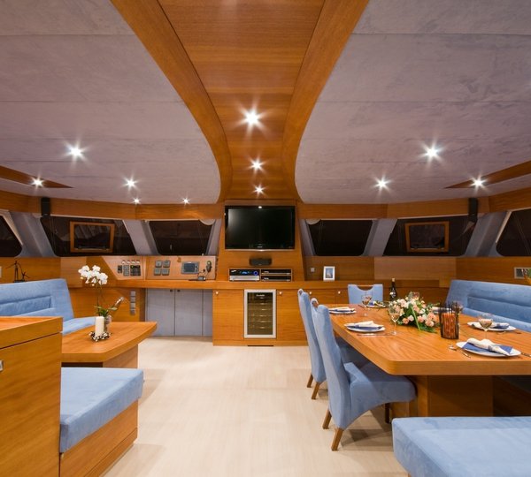 The 21m Yacht FREE SPIRIT