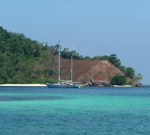 The 21m Yacht HIGH ASPECT