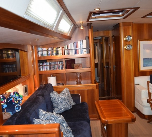 The 21m Yacht LUNA DANNS