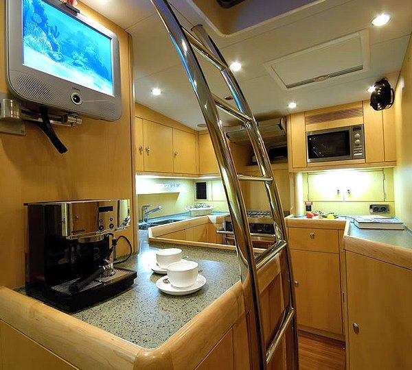 The 22m Yacht HOLO KAI