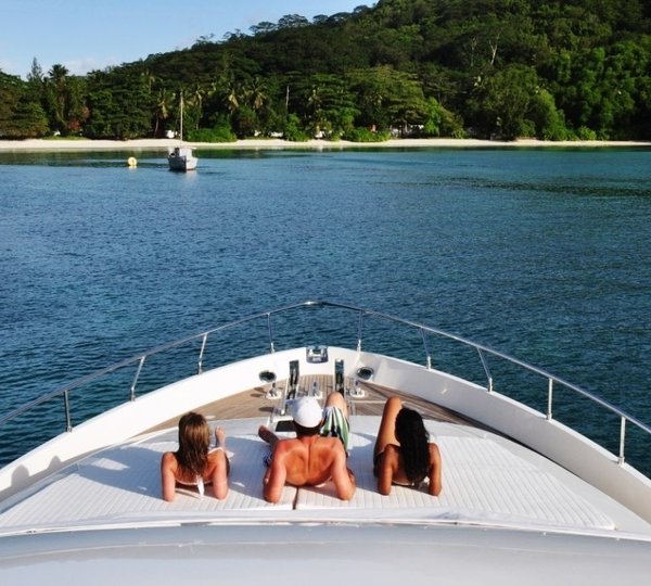 Life On Yacht SEA STREAM