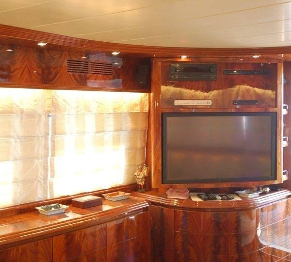 The 24m Yacht NEVER ONE