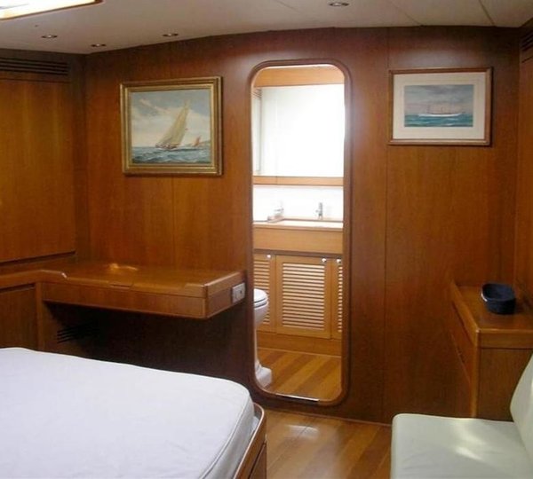 The 24m Yacht SI VIS PACEM