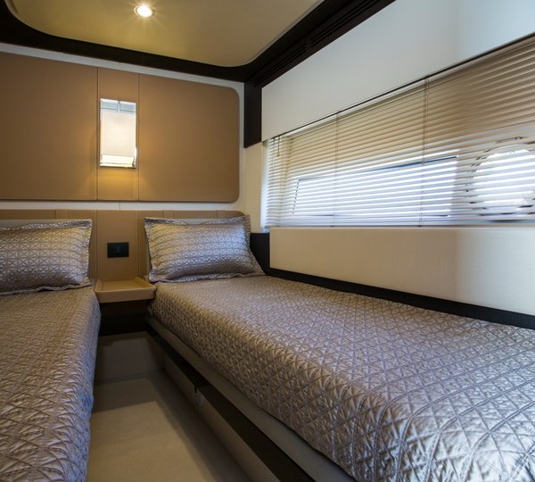 The 24m Yacht TOFFEE CRISP