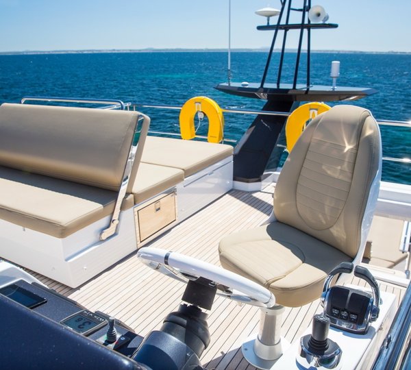 The 24m Yacht TOFFEE CRISP