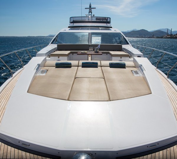 The 24m Yacht TOFFEE CRISP