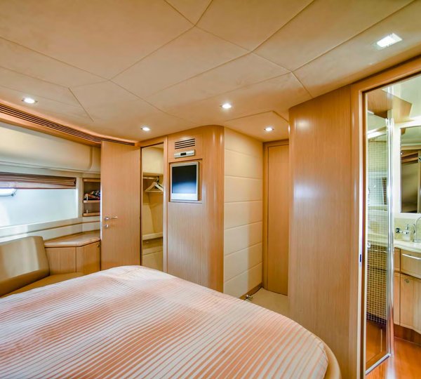 The 25m Yacht JULIE M