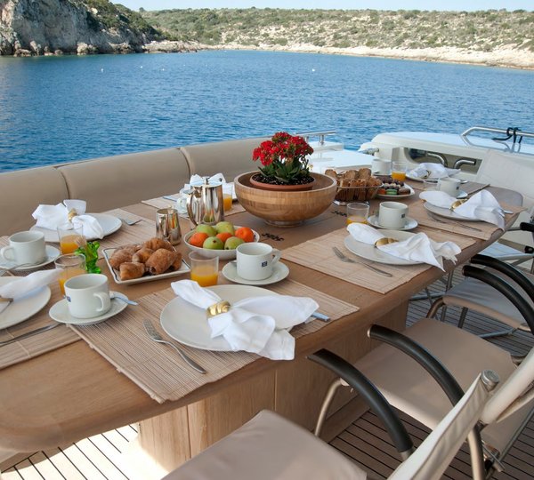 The 25m Yacht JULIE M