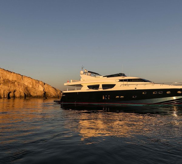 The 25m Yacht MYTHOS