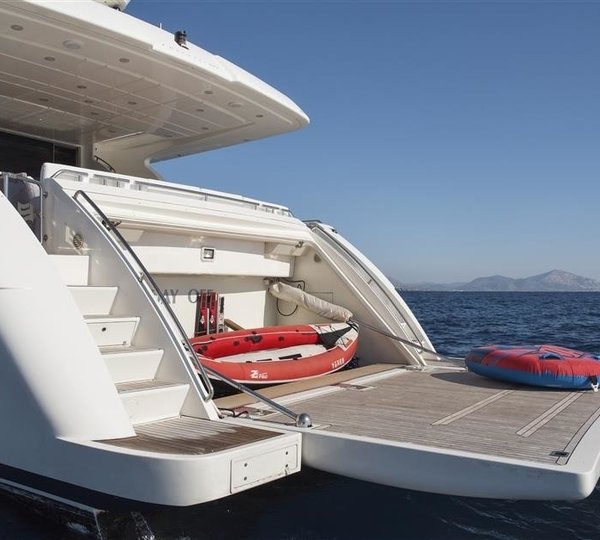 The 27m Yacht DAY OFF