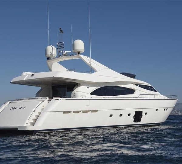 The 27m Yacht DAY OFF