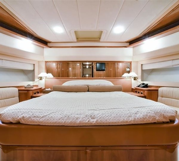 The 27m Yacht DAY OFF