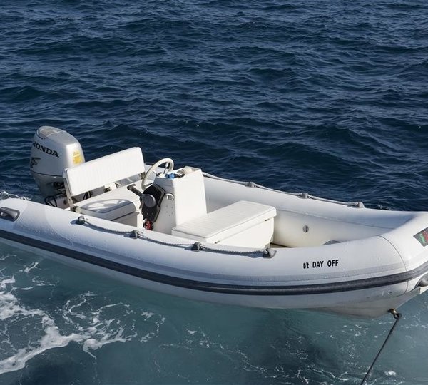 The 27m Yacht DAY OFF