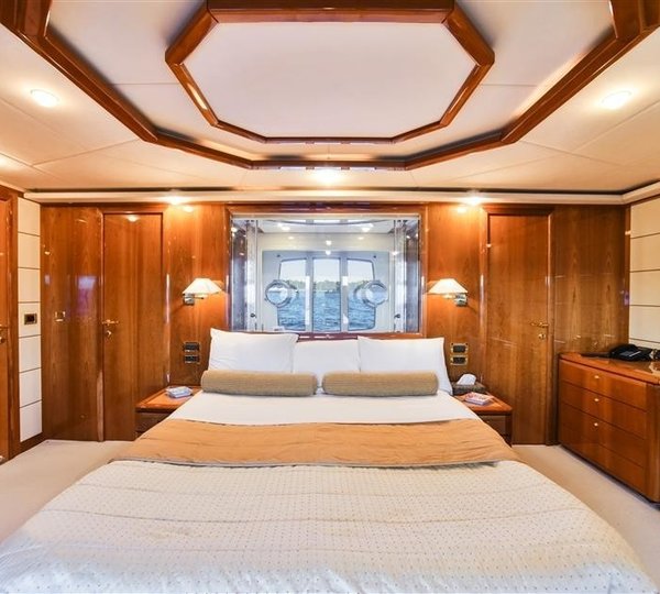 The 27m Yacht DAY OFF