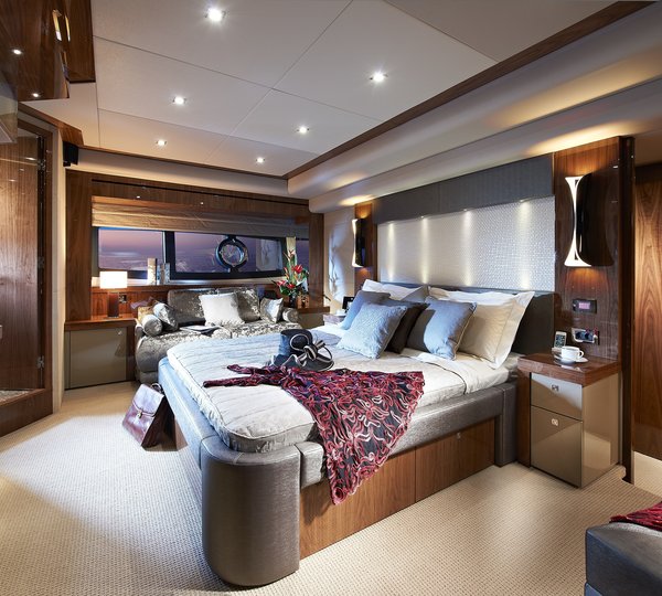 The 28m Yacht AQUA LIBRA