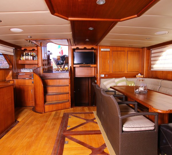 The 28m Yacht BESAME MUCHO