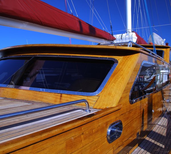 The 28m Yacht BESAME MUCHO