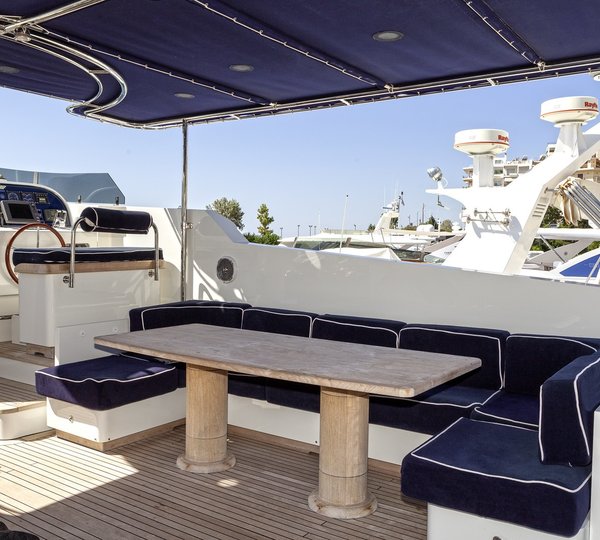 Life On Yacht HARMONYA