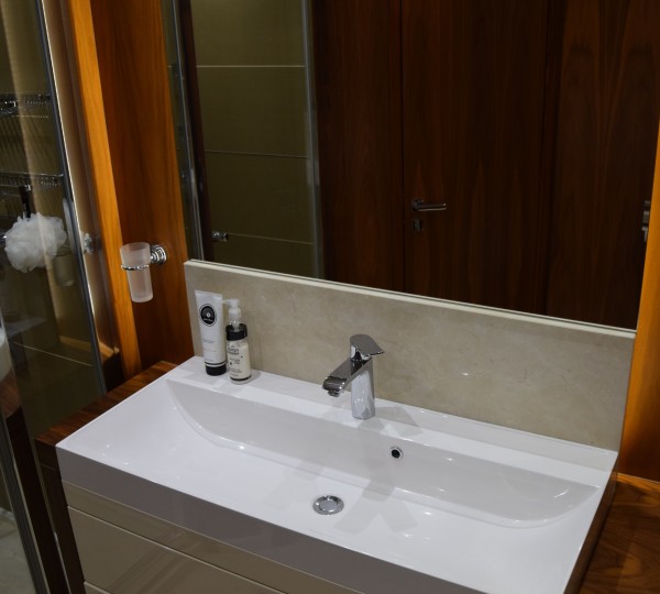 The 28m Yacht RAY III