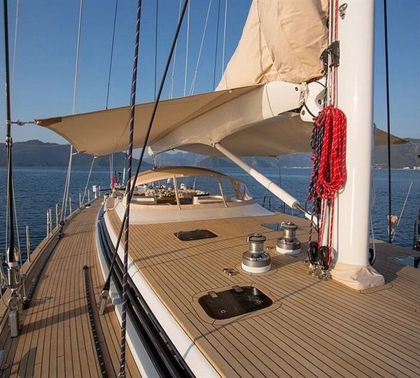 The 28m Yacht SAVARONA