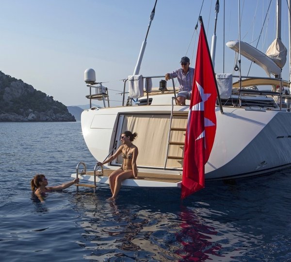 The 28m Yacht SAVARONA