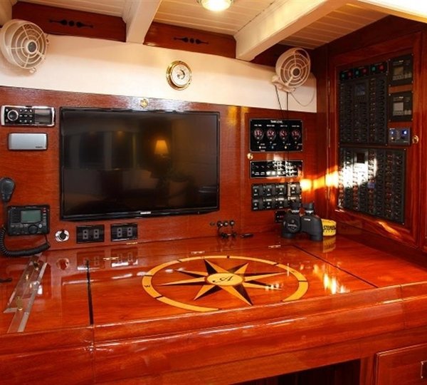 The 29m Yacht AVENTURE