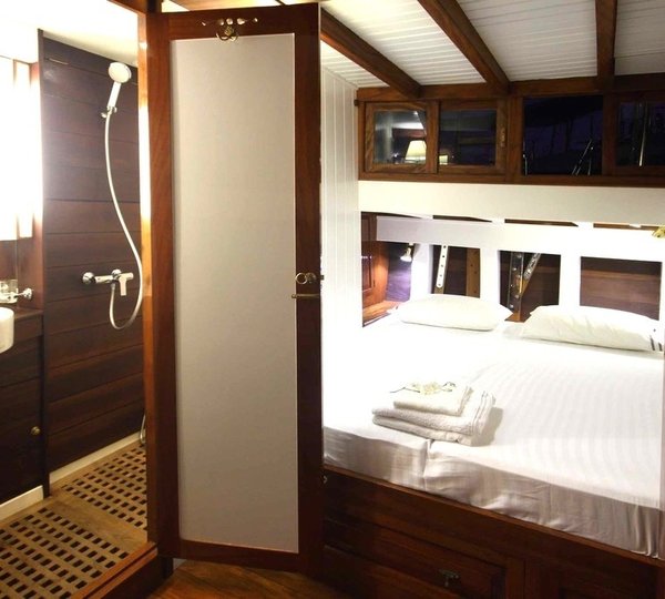 The 29m Yacht AVENTURE