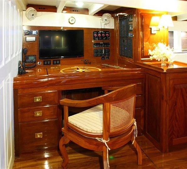 The 29m Yacht AVENTURE