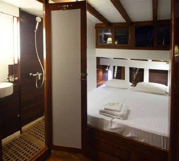 The 29m Yacht AVENTURE