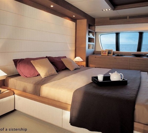 The 30m Yacht CRYSTAL