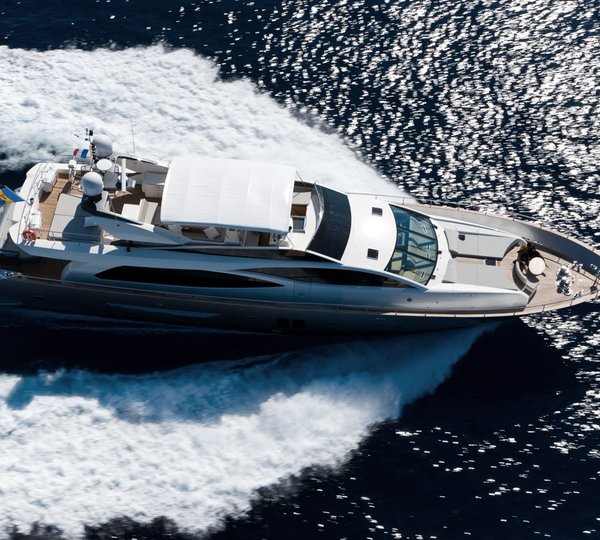 The 30m Yacht HUMMINGBIRD