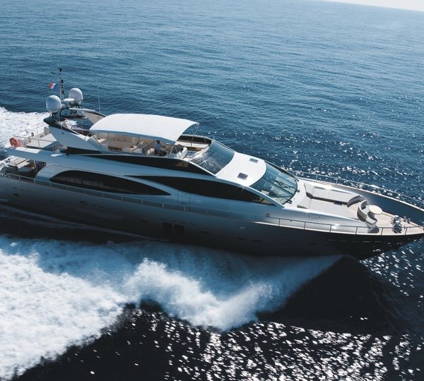 The 30m Yacht HUMMINGBIRD