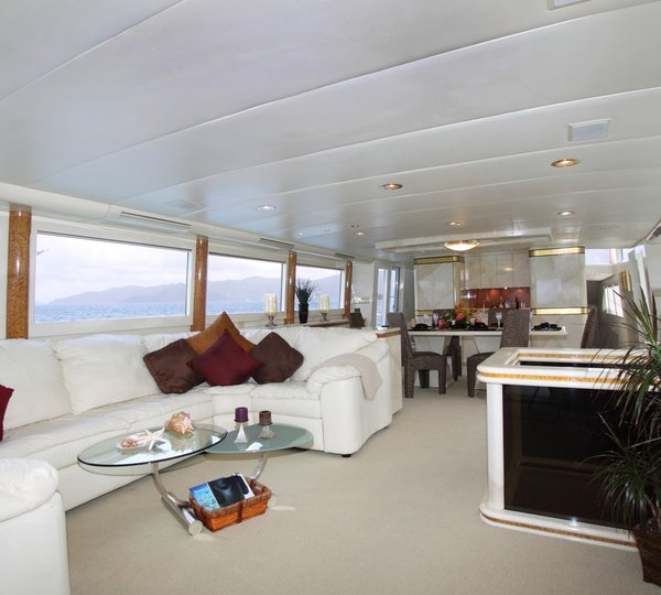 The 30m Yacht INSATIABLE