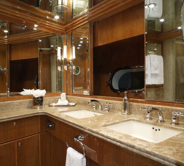 The 30m Yacht LA DOLCE VITA