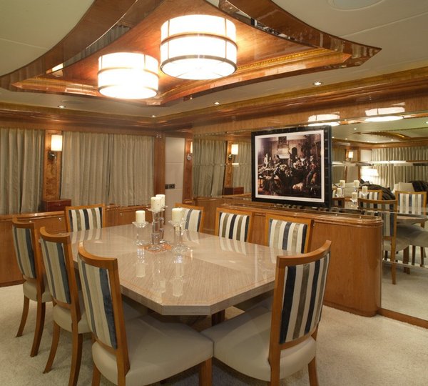 The 30m Yacht LA DOLCE VITA