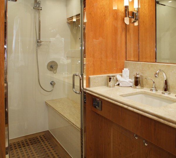 The 30m Yacht LA DOLCE VITA