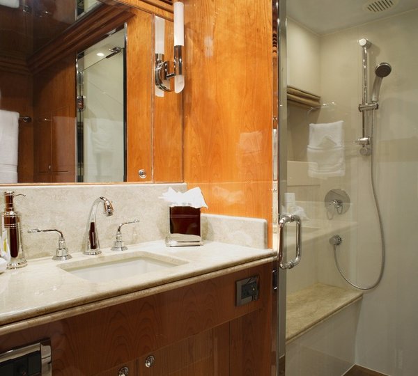 The 30m Yacht LA DOLCE VITA