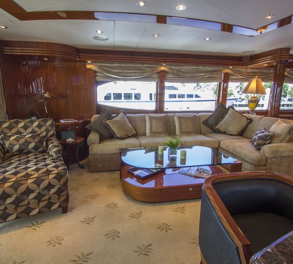 The 30m Yacht LIMITLESS