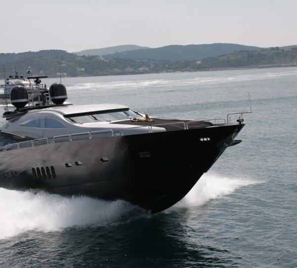 The 30m Yacht MURCIELAGO
