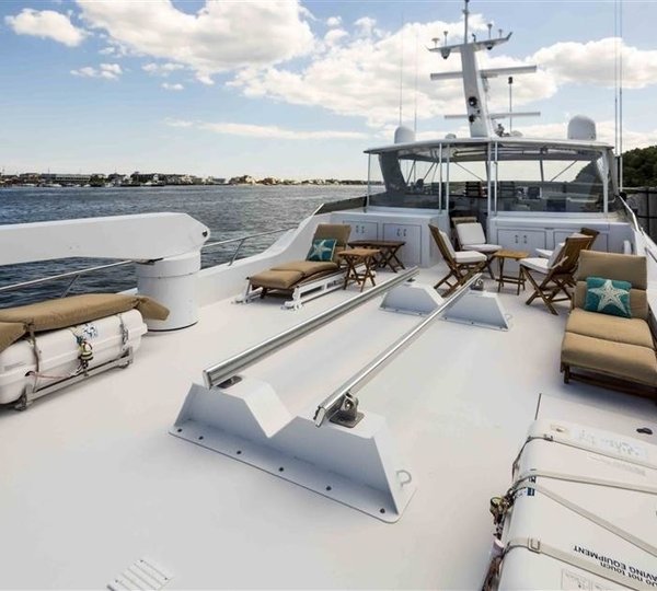 The 30m Yacht NICOLE EVELYN