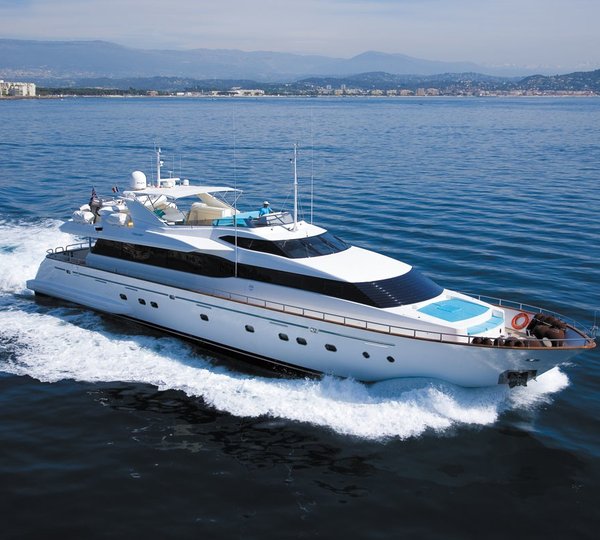 The 30m Yacht POWDERMONKEY OF LONDON